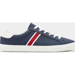 Buty męskie: Granatowe płócienne tenisówki z paskiem