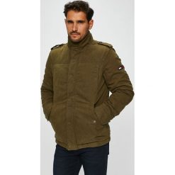 Tommy Jeans - Kurtka. Zielone płaszcze męskie Tommy Jeans, s, bez wzorów, z bawełny, krótkie, bez kaptura. W wyprzedaży za 599,90 zł.