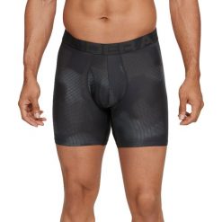 Under Armour Tech 6in 2Pack Novelty Boxer 1327416-001. Czarne bokserki męskie Under Armour, bez wzorów, z elastanu. W wyprzedaży za 139,99 zł.