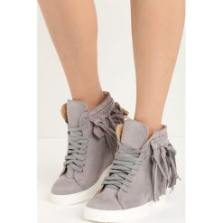 Szare Sneakersy Laverne. Szare sneakersy damskie Born2be, bez obcasa, na koturnie, na sznurówki. Za 39,99 zł.