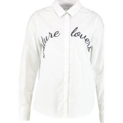 Koszule damskie: Springfield CAMISA TEXTO BORDAD Koszula white