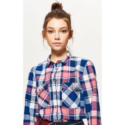 Koszula w kratę - Różowy. Różowe koszule damskie Cropp, s, bez wzorów, bez kołnierzyka, bez rękawów. W wyprzedaży za 29,99 zł.