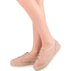 Półbuty damskie Ideal Shoes U-6270 Różowe. Różowe półbuty damskie Ideal Shoes, bez wzorów, z tworzywa sztucznego, eleganckie, bez obcasa, na koturnie, na sznurówki. Za 70,00 zł.