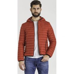 KURTKA trussardi jeans. Czerwone płaszcze męskie Trussardi Jeans, s, z aplikacjami, z jeansu, z kapturem. Za 859,00 zł.