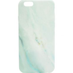 Etui na telefon z nadrukiem marmuru. Zielone etui damskie marki Pull&Bear. Za 29,90 zł.