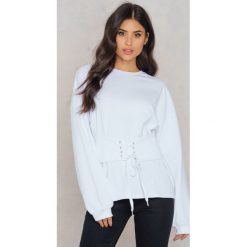 Bluzy damskie: Rut&Circle Bluza z podkreśloną talią Elina - White