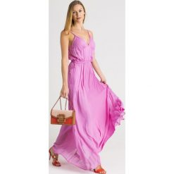 SUKIENKA IDA PINKO. Różowe sukienki damskie Pinko, na imprezę, bez wzorów, z tkaniny, z włoskim kołnierzykiem, bez rękawów, maxi. Za 798,00 zł.