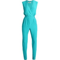 NAF NAF EMYRIA Kombinezon turquoise. Niebieskie kombinezony damskie marki NAF NAF, z materiału. W wyprzedaży za 399,20 zł.