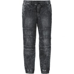 Dżinsy ocieplane z gumką w talii Slim Fit Straight bonprix czarny denim. Czarne jeansy męskie bonprix, m, bez wzorów. Za 119,99 zł.