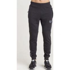 SPODNIE DRESOWE EA7 Emporio Armani. Czarne spodnie męskie EA7 Emporio Armani, na imprezę, xl, z nadrukiem, z dresówki. Za 342,30 zł.