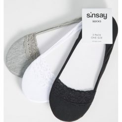Balerinki z koronką - Wielobarwny. Baleriny damskie Sinsay, w koronkowe wzory, z koronki, bez obcasa. Za 9,99 zł.