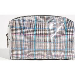 Kosmetyczka w kratę - Wielobarwn. Szare kosmetyczki damskie marki Sinsay. Za 19,99 zł.