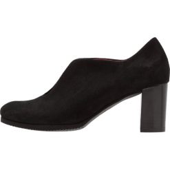Gabor WIDE FIT Ankle boot schwarz. Czarne czółenka damskie Gabor, bez wzorów, ze skóry, bez obcasa. W wyprzedaży za 369,85 zł.