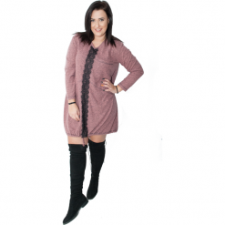 Dzianinowa sukienka/tunika Tuba w odcieniu zgaszonego różu DUŻE ROZMIARY. Różowe sukienki damskie Moda Size Plus Iwanek, na co dzień, na zimę, s, bez wzorów, z elastanu, wizytowe, bez kołnierzyka, bez rękawów, dopasowane. Za 129,90 zł.