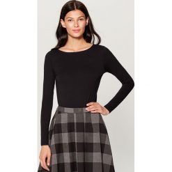 Koszulka basic - Czarny. Czarne t-shirty damskie marki Mohito, l. Za 29,99 zł.