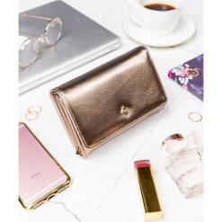 Stylowy portfel damski Milano Design złoty - złoty. Żółte portfele damskie MILANO DESIGN, bez wzorów, ze skóry. Za 39,99 zł.