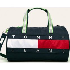 Tommy Jeans - Torba sportowa. Niebieskie torby męskie sportowe Tommy Jeans, w paski, z poliesteru, sportowe. Za 599,90 zł.