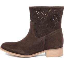 Skórzane botki w kolorze brązowym. Pomarańczowe botki damskie Eye, ze skóry. W wyprzedaży za 309,95 zł.