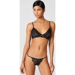 Figi: NA-KD Lingerie Koronkowe figi z paseczkiem – Black