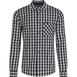 Koszula Calvin Klein Jeans Peached Check Poplin J30J313125. Czarne koszule męskie Calvin Klein Jeans, xl, bez wzorów, z bawełny, casualowe, bez kołnierzyka, bez rękawów. W wyprzedaży za 169,00 zł.