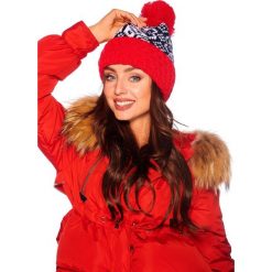 Czapka z pomponem śnieżynki LC108 czerwony. Czerwone czapki damskie Lemoniade, na zimę, bez wzorów. Za 69,90 zł.