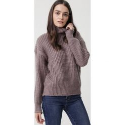 Khaki Golf Atherton. Brązowe swetry damskie Born2be, na zimę, uniwersalny, bez wzorów, bez rękawów, długie, bez kaptura. Za 189,99 zł.