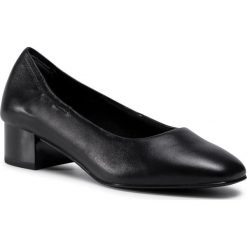 Półbuty TAMARIS - 1-22301-25 Black 001. Czarne półbuty damskie Tamaris, bez wzorów, ze skóry, eleganckie, bez obcasa, na obcasie, bez zapięcia. Za 239,00 zł.
