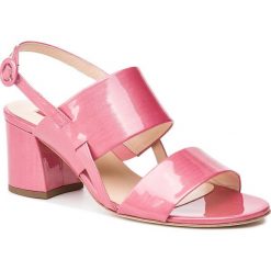 Sandały HÖGL - 7-105545 Pink 4900. Różowe klapki damskie HÖGL, bez wzorów, ze skóry, bez obcasa, na obcasie. W wyprzedaży za 429,00 zł.