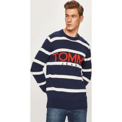 Tommy Jeans - Sweter. Niebieskie swetry męskie Tommy Jeans, s, bez wzorów, z bawełny, z okrągłym kołnierzem, bez kaptura. W wyprzedaży za 239,90 zł.
