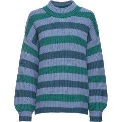 Sweter dzianinowy bonprix niebieskozielono-niebieski dżins w paski. Niebieskie swetry damskie bonprix, w paski, z dzianiny, bez rękawów, bez kaptura. Za 59,99 zł.