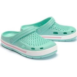 COQUI 6413 LINDO lt. mint/white, klapki damskie. Zielone klapki damskie Coqui, w paski, bez obcasa. Za 69,90 zł.