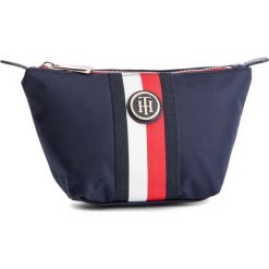 Kosmetyczka TOMMY HILFIGER - Poppy Make Up Case AW0AW06495 901. Niebieskie kosmetyczki męskie TOMMY HILFIGER, bez wzorów, z tkaniny. W wyprzedaży za 99,00 zł.