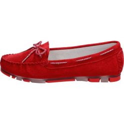 Czerwone mokasyny damskie FILIPPO DP1203. Czerwone mokasyny damskie FILIPPO, klasyczne, na obcasie. W wyprzedaży za 129,00 zł.