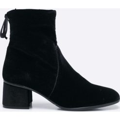 Tamaris - Botki. Szare botki damskie lity marki Tamaris, z materiału. W wyprzedaży za 179,90 zł.