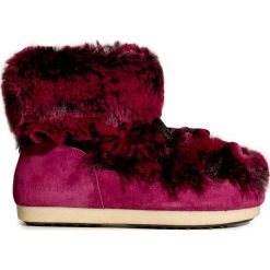 Buty MOON BOOT FAR SIDE MID PREMIUM SOFT F. Czerwone buty trekkingowe damskie na zimę. W wyprzedaży za 432,00 zł.