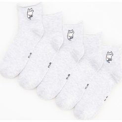 Skarpetki 5 pack z aplikacją - Jasny szary. Szare skarpetki damskie Reserved, z aplikacjami. Za 24,99 zł.