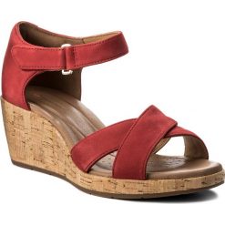 Sandały damskie: Sandały CLARKS – Un Plaza Cross 261323274 Red Nubuck