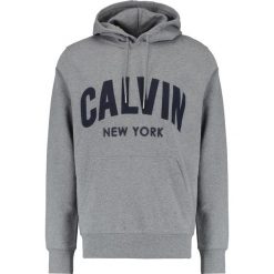 Kardigany męskie: Calvin Klein Jeans HIKOS POPOVER REGULAR FIT Bluza z kapturem mid grey heather