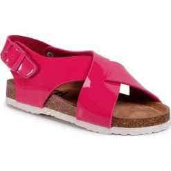 Sandały XTI - 56862 Fucsia. Różowe sandały dziewczęce Xti, ze skóry ekologicznej, bez zapięcia. Za 119,00 zł.