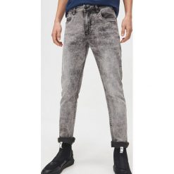 Jeansy skinny - Jasny szary. Szare jeansy męskie Cropp, m, bez wzorów. Za 89,99 zł.