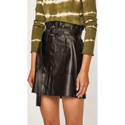 Haily's - Spódnica. Czarne spódniczki damskie Haily's, na co dzień, s, w paski, ze skóry, z podwyższonym stanem, mini, proste. W wyprzedaży za 59,90 zł.