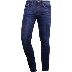 Won Hundred SHADY A DARK FAVOURITE Jeansy Slim Fit dark blue denim. Niebieskie jeansy męskie relaxed fit marki Won Hundred. W wyprzedaży za 443,40 zł.