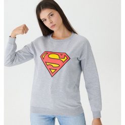 Bluza z nadrukiem Superman - Jasny szary. Szare bluzy damskie House, s, z nadrukiem, bez rękawów, bez kaptura. Za 69,99 zł.