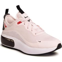 Buty NIKE - Air Max Dia AQ4312 603 Light Soft Pink/Gym Red/Black. Różowe półbuty damskie Nike, bez wzorów, z tworzywa sztucznego, bez obcasa, na płaskiej podeszwie, bez zapięcia. Za 499,00 zł.