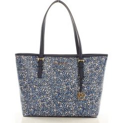 Oryginalna torebka shopper bag MICHAEL KORS NAVY. Niebieskie torby damskie na zakupy marki Michael Kors, z aplikacjami, ze skóry, zdobione, bez dodatków. Za 1299,00 zł.