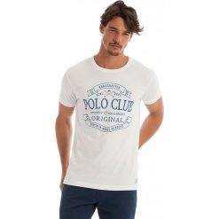 Koszulka w kolorze białym. Białe koszulki męskie Polo Club Men, xl, z nadrukiem, z bawełny, bez rękawów. W wyprzedaży za 65,95 zł.