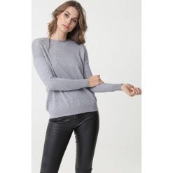 Szary Sweter North Coasts. Szare swetry damskie Born2be, xl, bez wzorów, klasyczne, bez rękawów, bez kaptura. Za 79,99 zł.