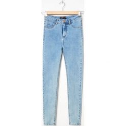 Jeansy high waist skinny -. Jeansy damskie House, z podwyższonym stanem. Za 99,99 zł.