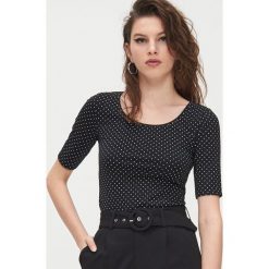 Koszulka basic - Czarny. Czarne koszulki damskie Cropp, s. Za 24,99 zł.