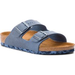 Klapki BIRKENSTOCK - Arizona Kids 1008323 Sandwashed Blue. Niebieskie sandały dziewczęce Birkenstock, ze skóry ekologicznej, bez zapięcia. W wyprzedaży za 159,00 zł.